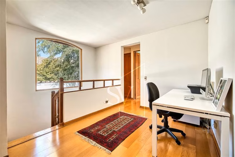 Espectacular casa, en sector consolidado de Los Dominicos