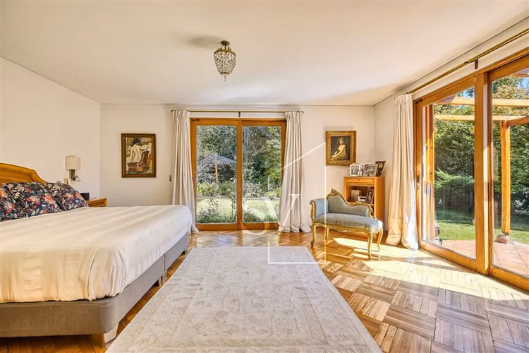 Espectacular casa, en sector consolidado de Los Dominicos