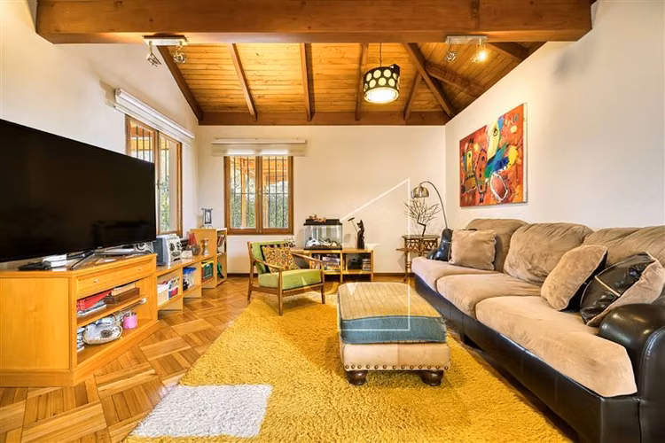Espectacular casa, en sector consolidado de Los Dominicos