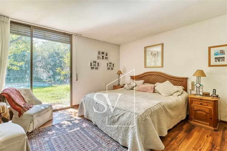 Estupenda casa en gran terreno en excelente sector Vitacura - Imagen 16