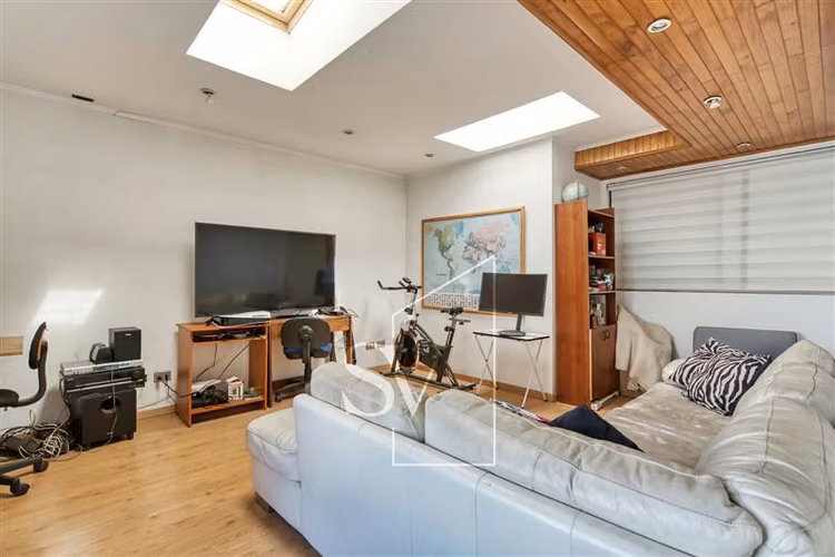 Estupenda casa en gran terreno en excelente sector Vitacura - Imagen 31