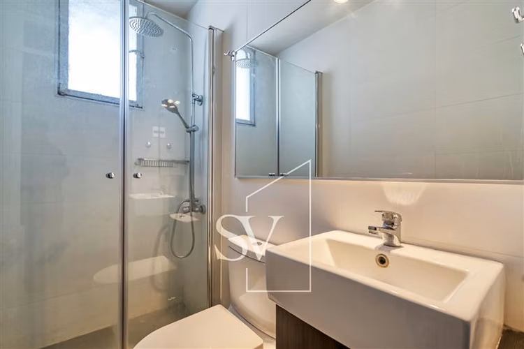 Estupenda casa en gran terreno en excelente sector Vitacura - Imagen 28