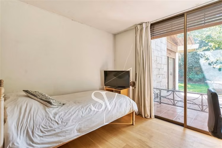 Estupenda casa en gran terreno en excelente sector Vitacura - Imagen 24