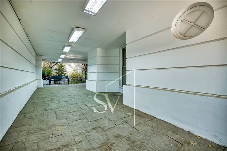 M. Salvador, Casa Patrimonial Comercial, Ideal centro salud
