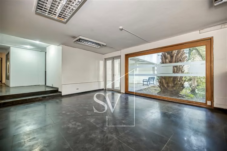 M. Salvador, Casa Patrimonial Comercial, Ideal centro salud