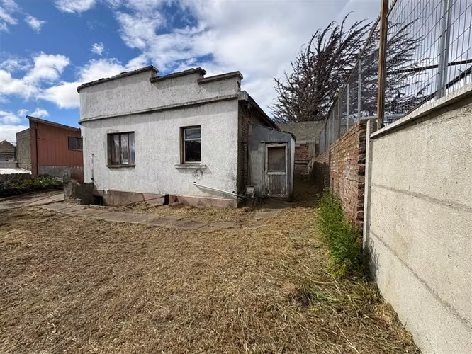 Terreno en venta con 2 casas en Punta Arenas