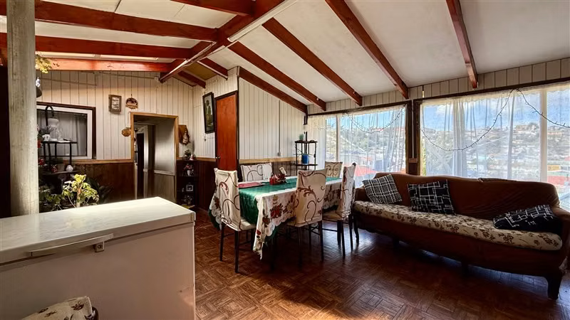 Casa con amplio terreno en Punta Arenas