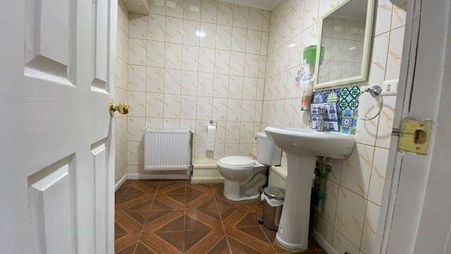 Espaciosa oficina central en 2do piso en arriendo en Natales