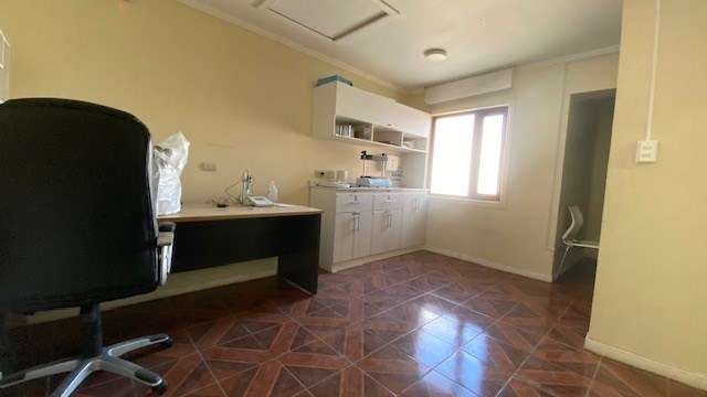 Espaciosa oficina central en 2do piso en arriendo en Natales