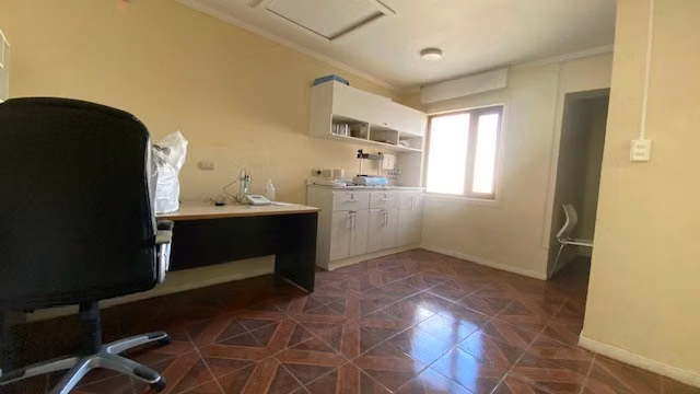 Espaciosa oficina central en 2do piso en arriendo en Natales