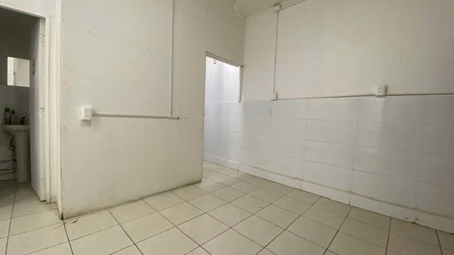 Amplio local comecial y bodega en arriendo en Natales