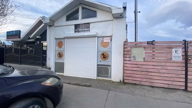 Amplio local comecial y bodega en arriendo en Natales
