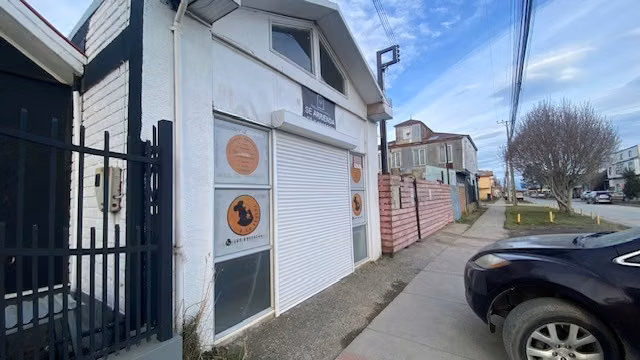 Amplio local comecial y bodega en arriendo en Natales