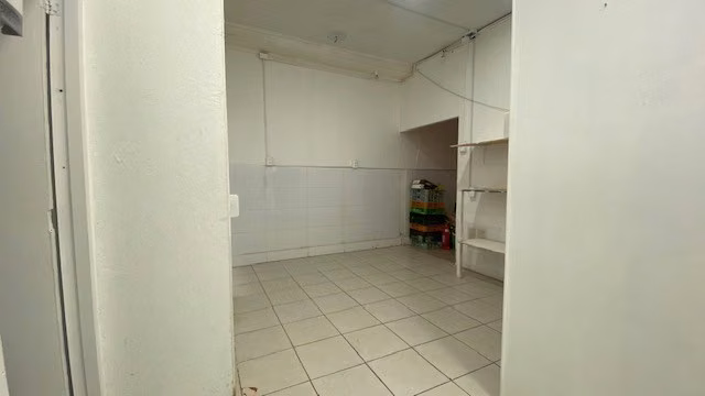 Amplia Bodega central en arriendo en Natales