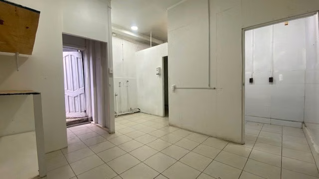 Amplia Bodega central en arriendo en Natales
