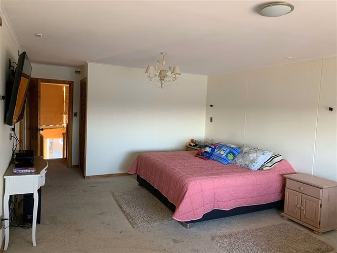 Casa en venta de 4 dormitorios, 2 pisos. en Punta Arenas