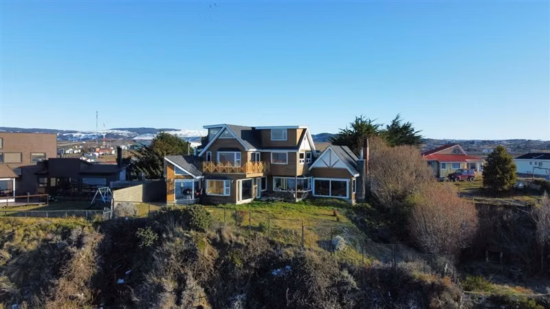 Casa en venta de 4 dormitorios, 2 pisos. en Punta Arenas
