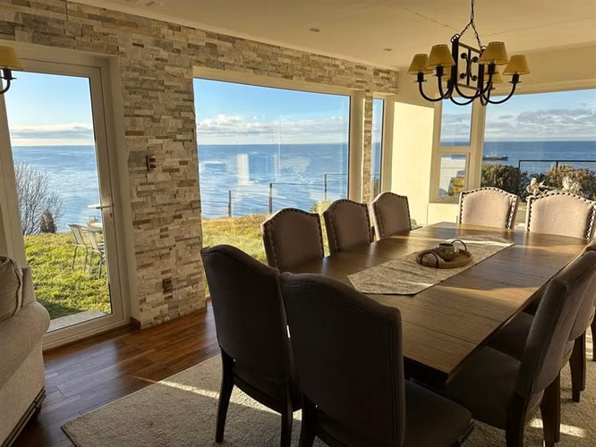 Casa en venta de 4 dormitorios, 2 pisos. en Punta Arenas
