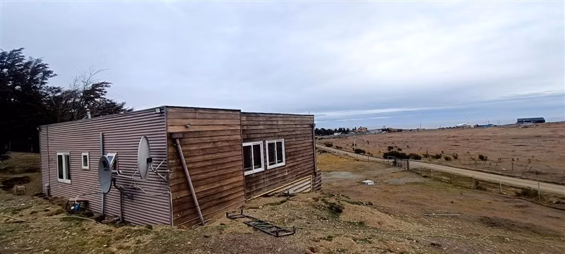 Parcela 2800m2 de Terrenos 95 de const 2D 2B - Imagen 2