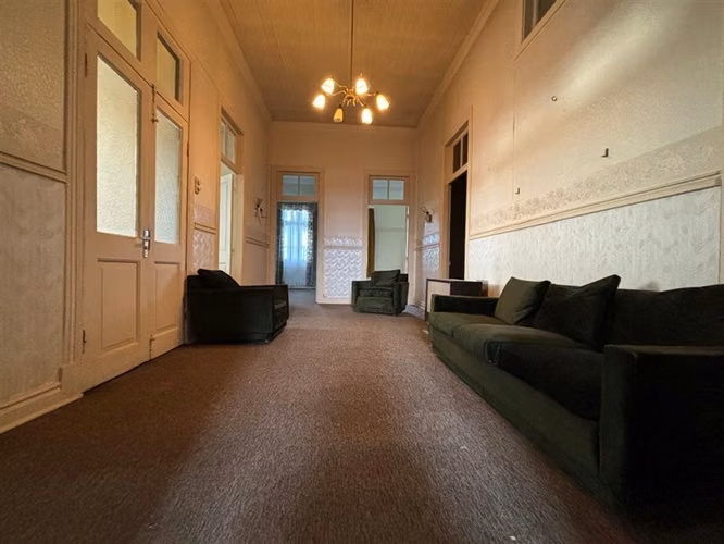 CASA CON HISTORIA 3 PISOS 4D+LOCAL COMERCIAL +ESTAC