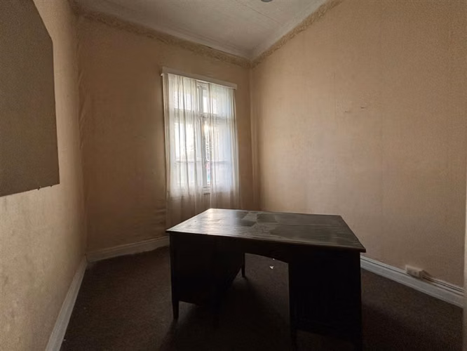 CASA CON HISTORIA 3 PISOS 4D+LOCAL COMERCIAL +ESTAC