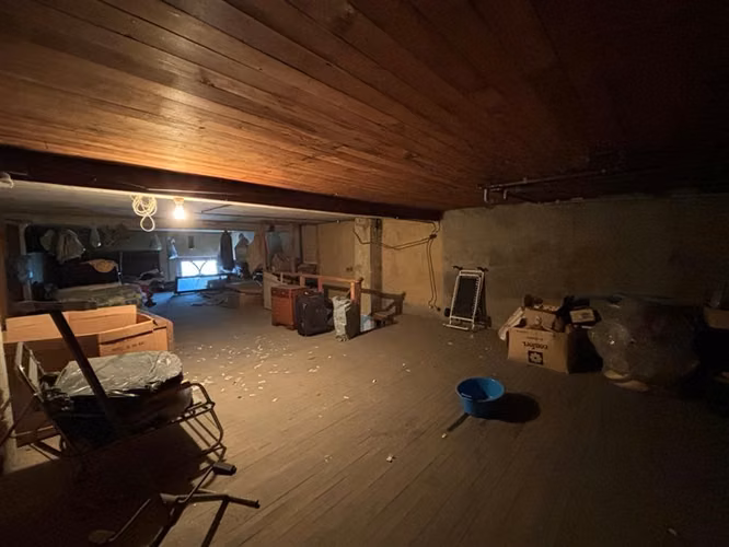 CASA CON HISTORIA 3 PISOS 4D+LOCAL COMERCIAL +ESTAC