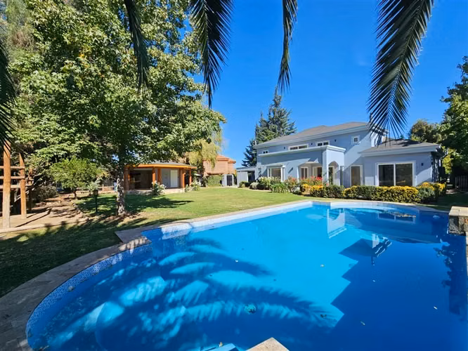 Casa en las Brisas de Chicureo de 4D y 4B. Salida a golf.