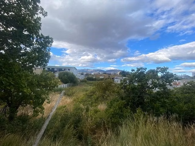 Casa en venta de 2 dorm. con 930 M2 de terreno en Natales