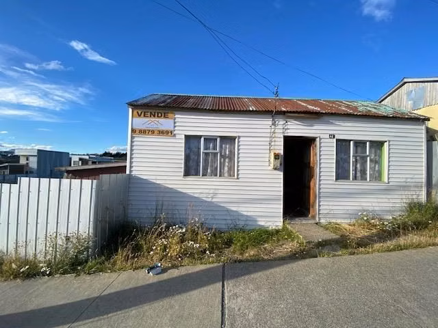 Casa en venta de 2 dorm. con 930 M2 de terreno en Natales