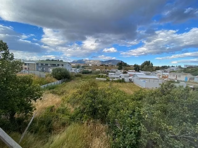 Casa en venta de 2 dorm. con 930 M2 de terreno en Natales