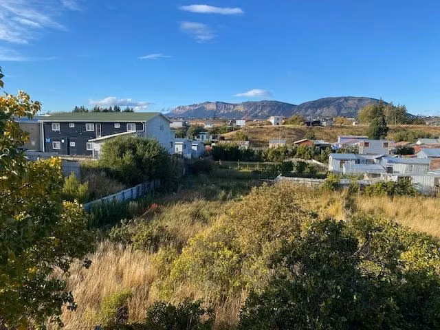 Casa en venta de 2 dorm. con 930 M2 de terreno en Natales
