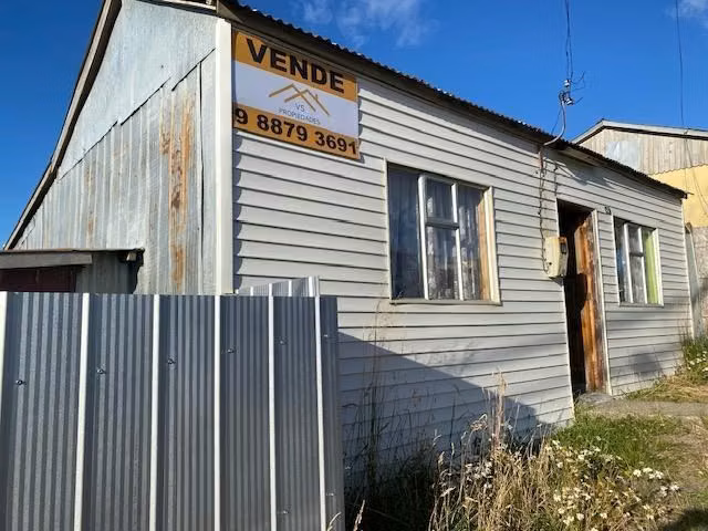 Casa en venta de 2 dorm. con 930 M2 de terreno en Natales