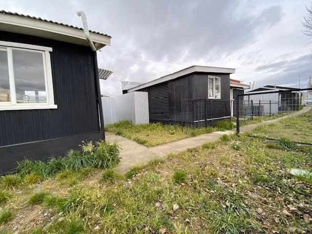 Casa en Venta con 2 dpto c/u de 2 dorm. en Puerto Natales