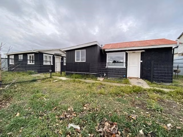 Casa en Venta con 2 dpto c/u de 2 dorm. en Puerto Natales