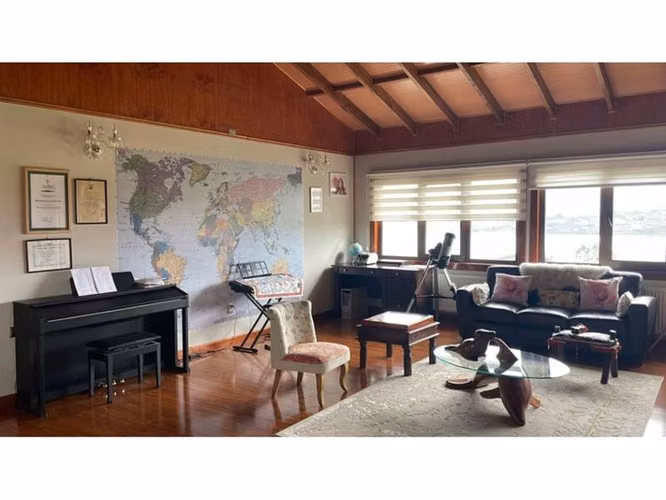 Casa en venta de 4 dorm. en Castro