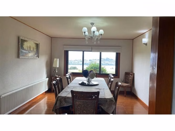 Casa en venta de 4 dorm. en Castro