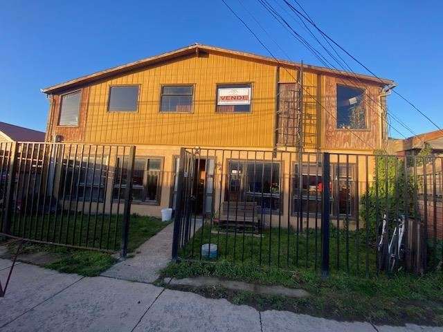 Ampia casa en venta de 7 dorm. apta para comercio en Natales