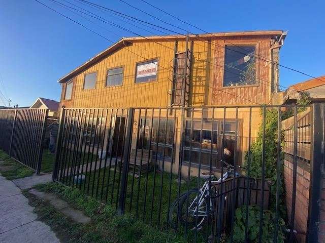 Ampia casa en venta de 7 dorm. apta para comercio en Natales
