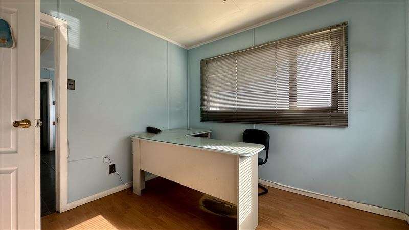 OFICINA AMOBLADA +GALPON COMO TALLER KILOMETRO 12 ESTC 10