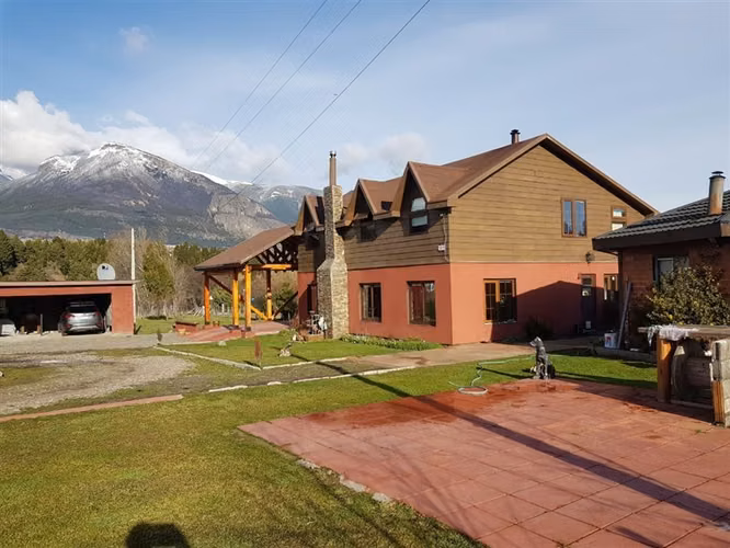 Casa en venta de 5 dorm. en El Verdín