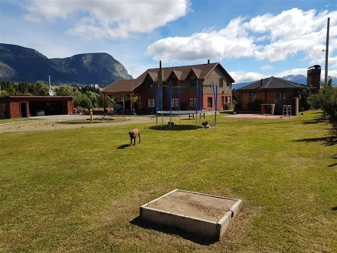Casa en venta de 5 dorm. en El Verdín
