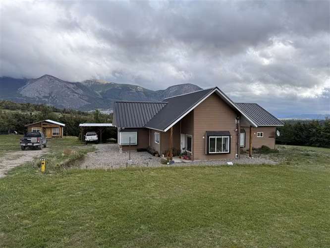 Casa en venta de 4 dorm. en Camino Reserva Coihaique
