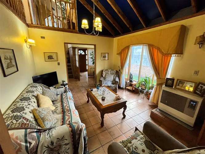 Casa en arriendo de 4 dorm. en Coihaique