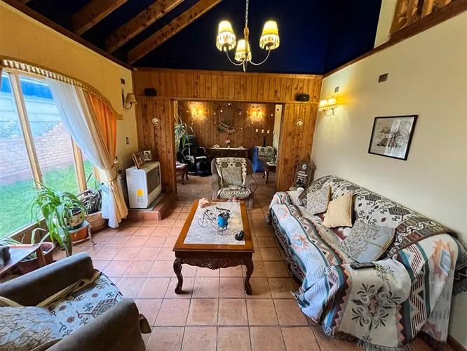 Casa en arriendo de 4 dorm. en Coihaique