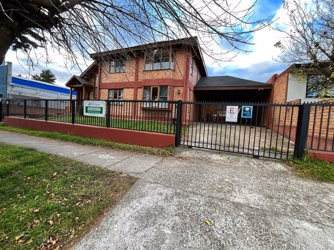Casa en arriendo de 4 dorm. en Coihaique