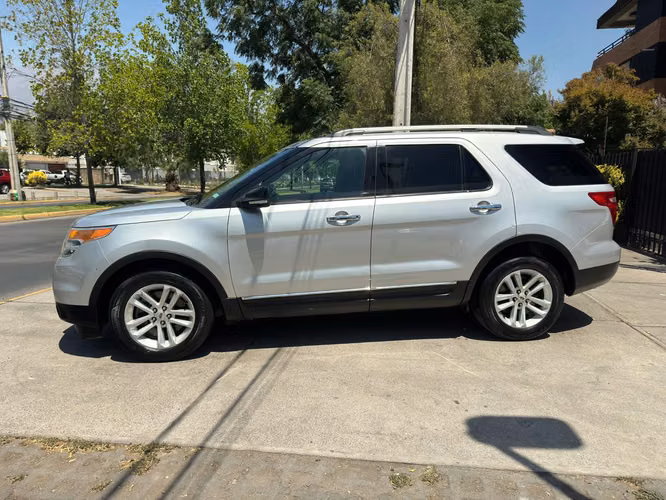 FORD EXPLORER XLT 3.5 AUTOMATICO 3 CORRIDAS FULL CAMARA AIRBAG ABS VER EN LAS CONDES 2014