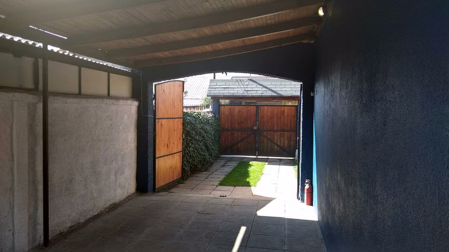 Casa Amplia y Moderna, 4D+2B+3E+1BD (152904)