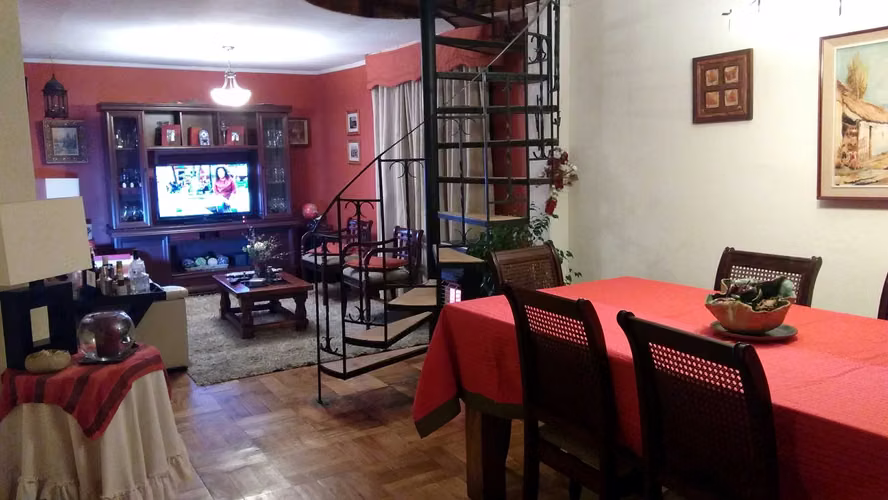 Casa Amplia y Moderna, 4D+2B+3E+1BD (152904)