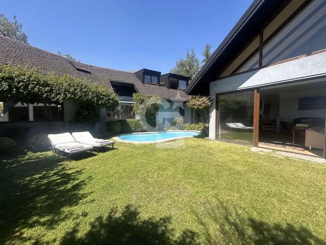 Espectacular casa Jardín del este- Vitacura