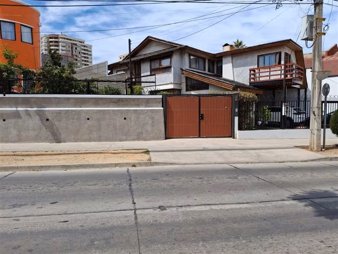 Casa en venta de 3 dorm. en Viña del Mar